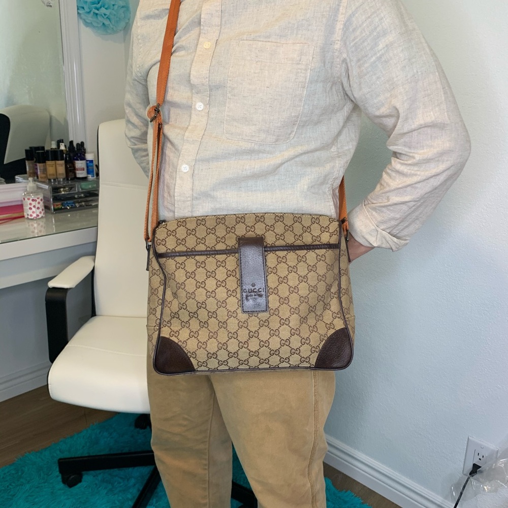 Gucci Canvas body bag